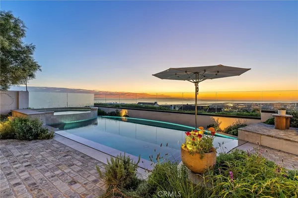 $15,900,000 | 17 Muir Beach Circle, Newport Beach, CA 92625