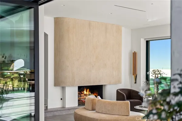 $15,900,000 | 17 Muir Beach Circle, Newport Beach, CA 92625