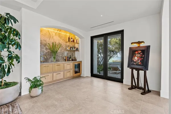 $15,900,000 | 17 Muir Beach Circle, Newport Beach, CA 92625
