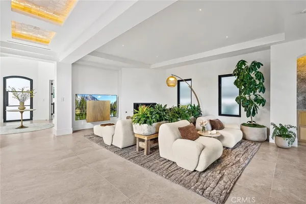 $15,900,000 | 17 Muir Beach Circle, Newport Beach, CA 92625
