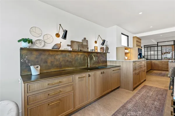 $15,900,000 | 17 Muir Beach Circle, Newport Beach, CA 92625