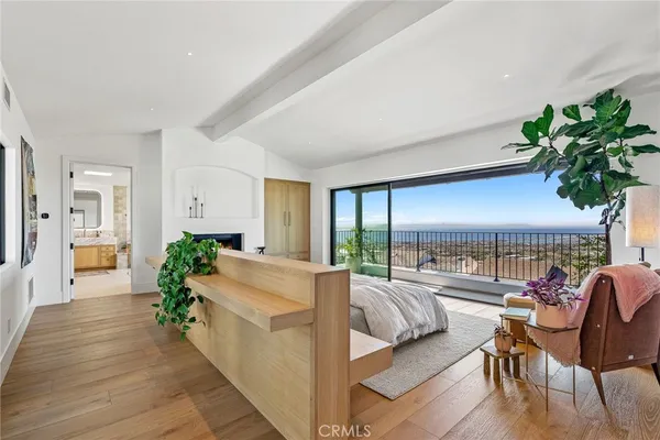 $15,900,000 | 17 Muir Beach Circle, Newport Beach, CA 92625