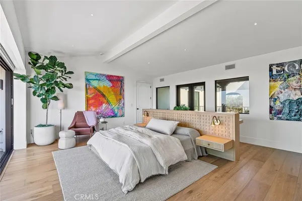 $15,900,000 | 17 Muir Beach Circle, Newport Beach, CA 92625
