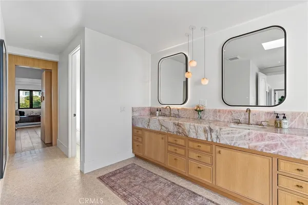 $15,900,000 | 17 Muir Beach Circle, Newport Beach, CA 92625