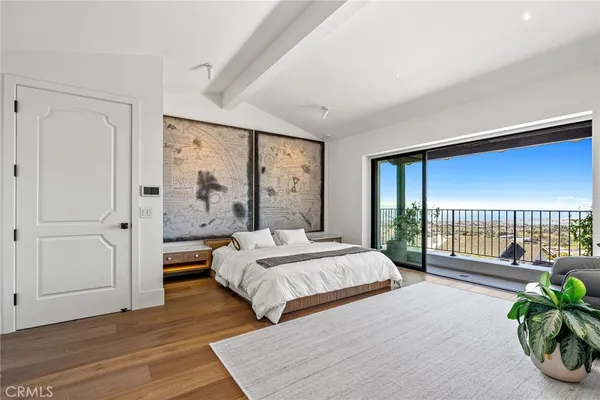 $15,900,000 | 17 Muir Beach Circle, Newport Beach, CA 92625