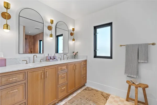 $15,900,000 | 17 Muir Beach Circle, Newport Beach, CA 92625