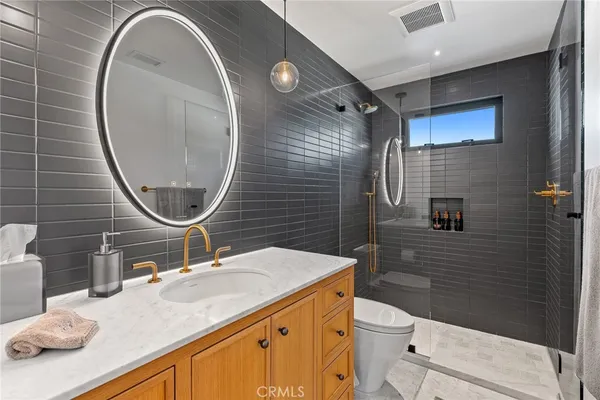 $15,900,000 | 17 Muir Beach Circle, Newport Beach, CA 92625