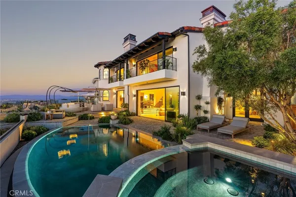 $15,900,000 | 17 Muir Beach Circle, Newport Beach, CA 92625