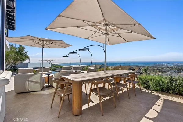 $15,900,000 | 17 Muir Beach Circle, Newport Beach, CA 92625
