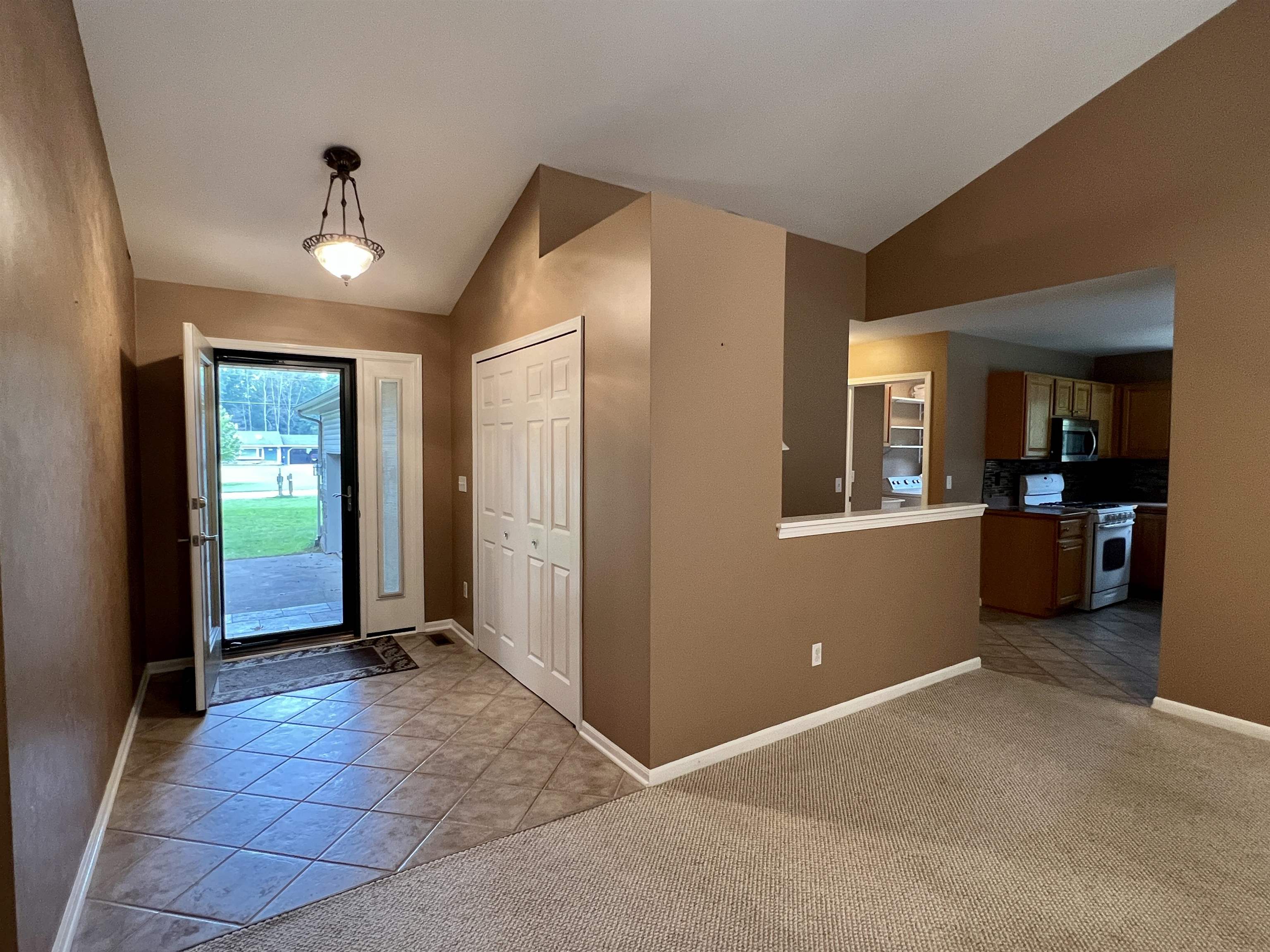 11525 Elms Road Birch Run, MI 48415 - Photo 9 of 38 50121730-8.JPG