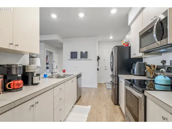 $329,999 | 11715 Southwest Valencia Lane, Unit 209, Wilsonville, OR 97070