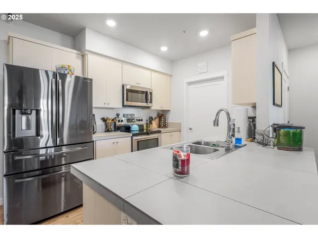 $349,999 | 11715 Southwest Valencia Lane, Unit 209, Wilsonville, OR 97070