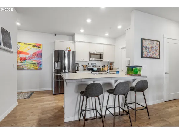 $329,999 | 11715 Southwest Valencia Lane, Unit 209, Wilsonville, OR 97070