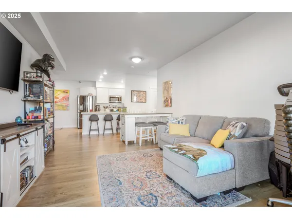 $329,999 | 11715 Southwest Valencia Lane, Unit 209, Wilsonville, OR 97070