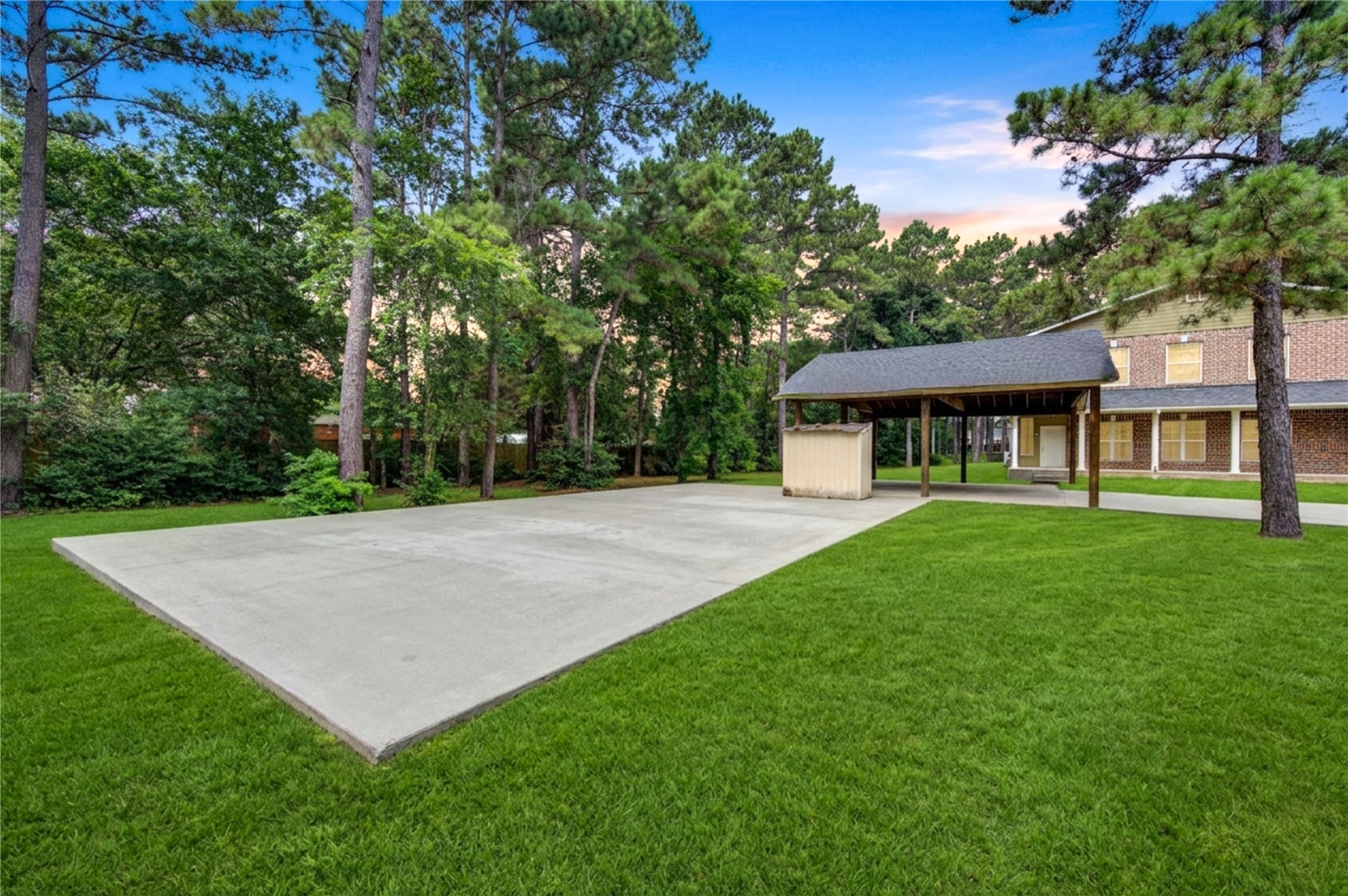 20531 Faye Tomball, TX 77377 - Photo 38 of 43 a front view of a house with a yard