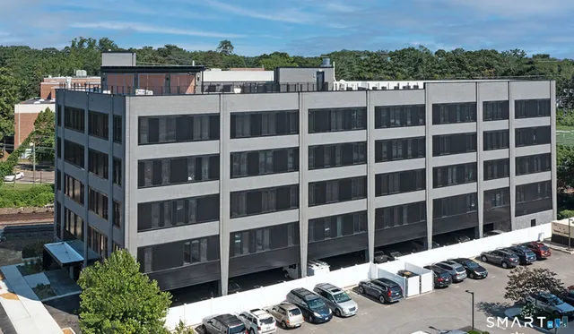 $3,695 | 78 Unquowa Place, Fairfield, CT 06824