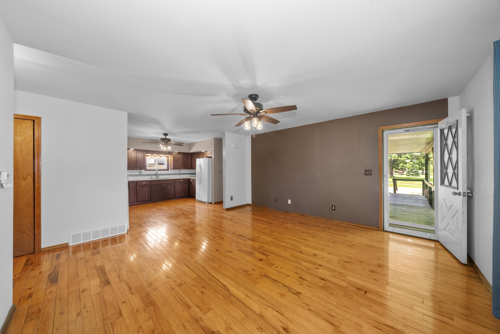 237 Chapman Street Paw Paw, IL 61353 - Photo 7 of 26