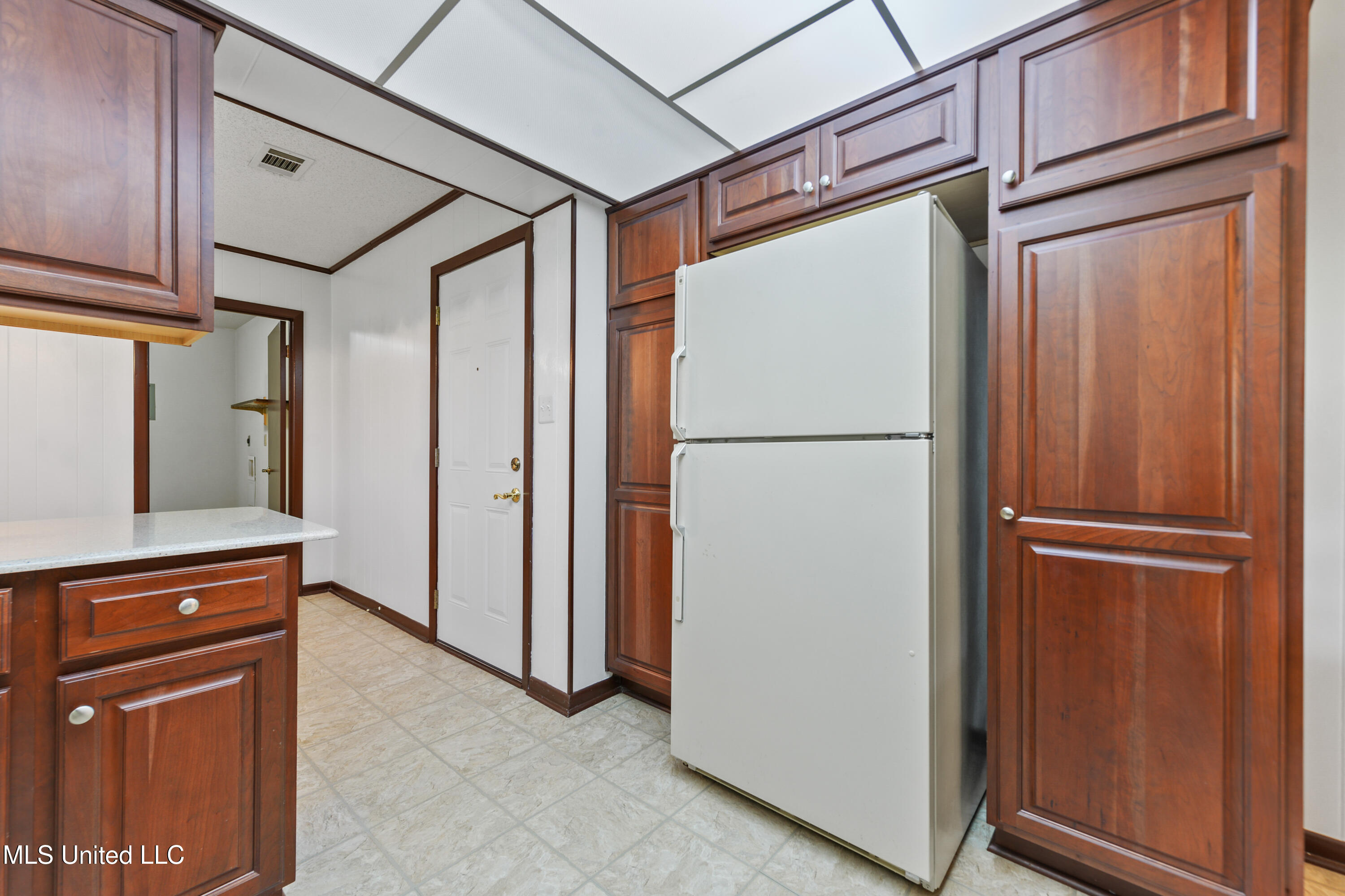 2414 Sunkist Country Club Road Biloxi, MS 39532 - Photo 11 of 33 011