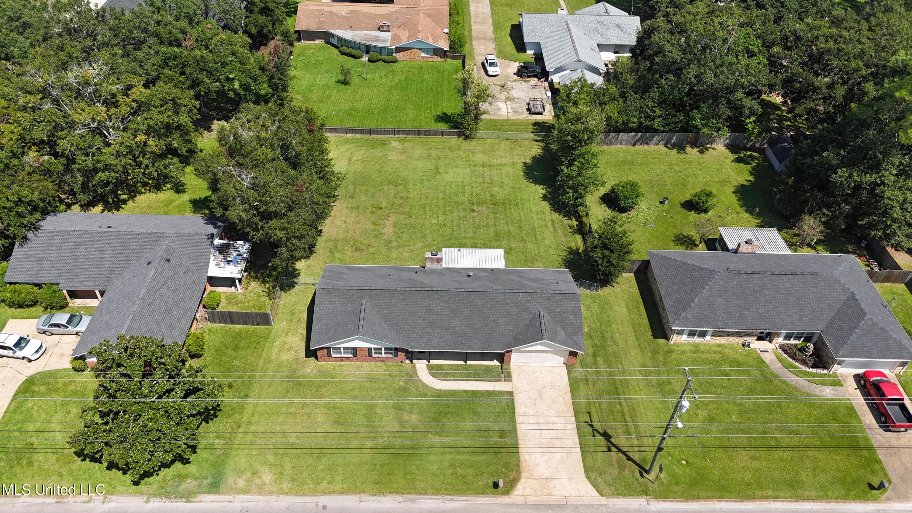 2414 Sunkist Country Club Road Biloxi, MS 39532 - Photo 24 of 33 024