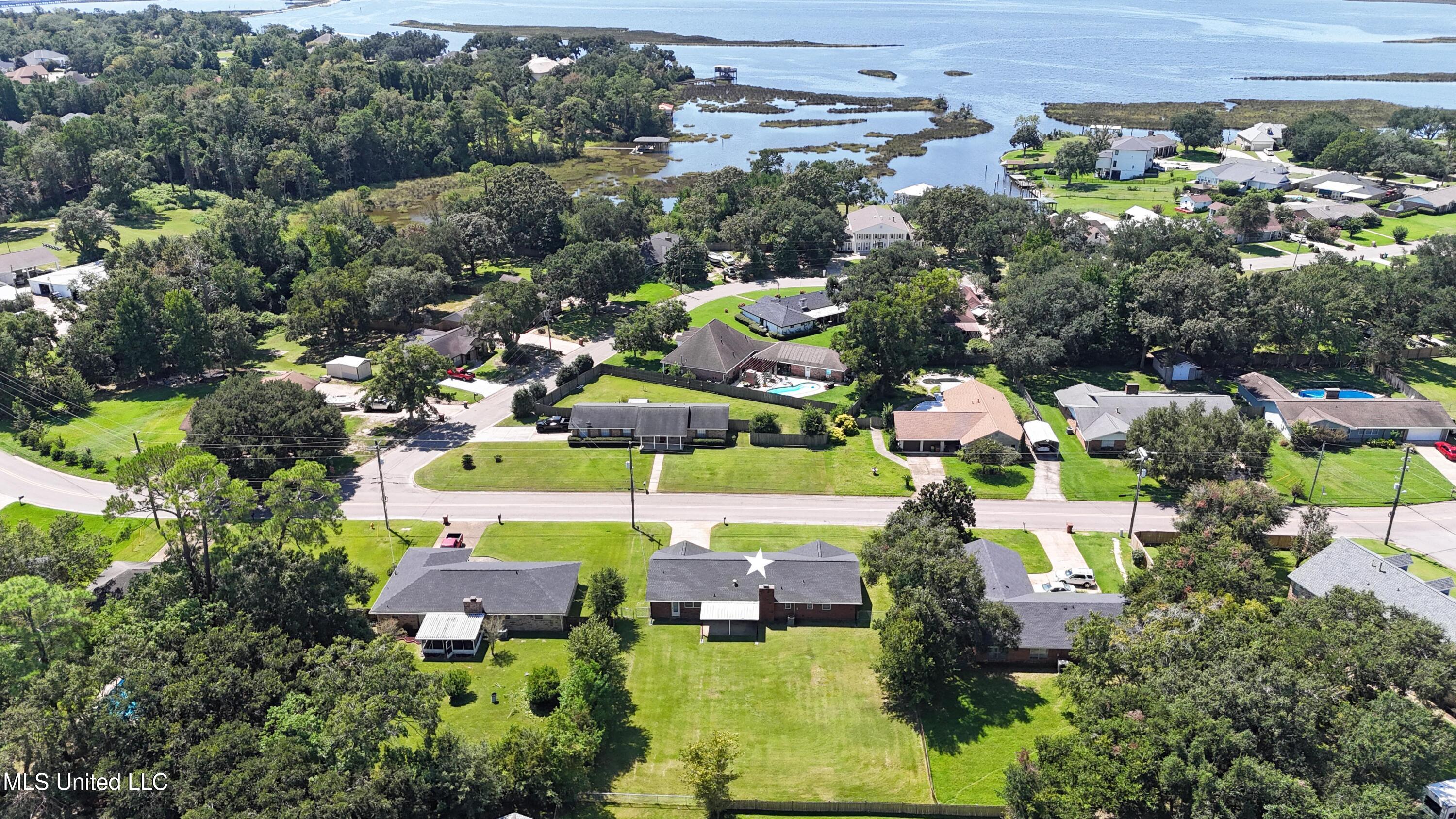 2414 Sunkist Country Club Road Biloxi, MS 39532 - Photo 28 of 33 028