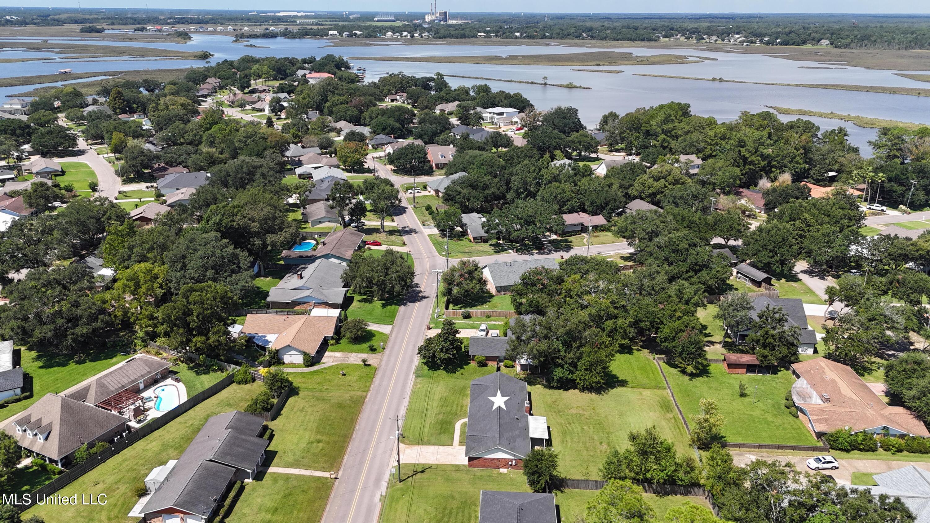 2414 Sunkist Country Club Road Biloxi, MS 39532 - Photo 30 of 33 030