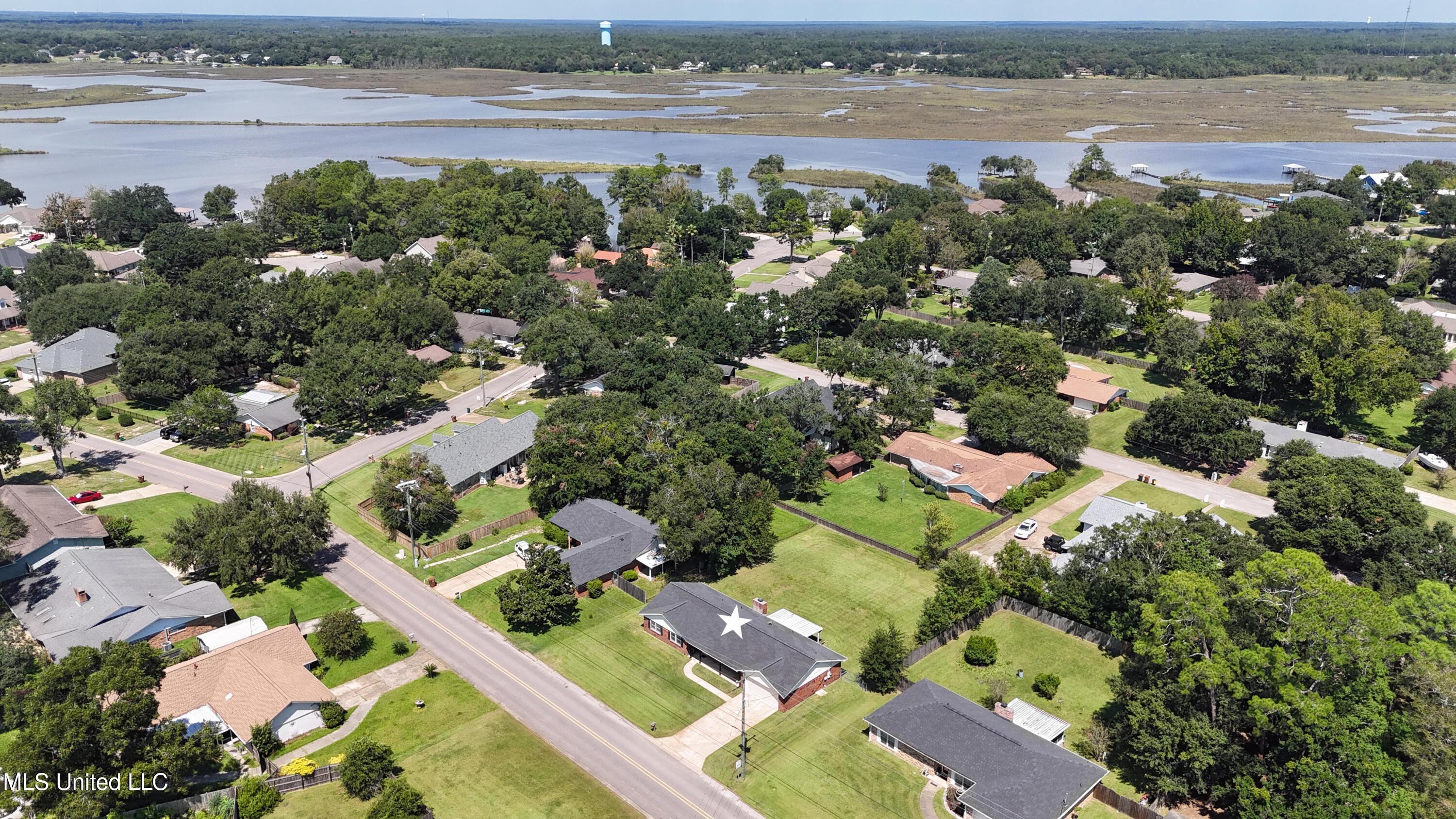 2414 Sunkist Country Club Road Biloxi, MS 39532 - Photo 31 of 33 031