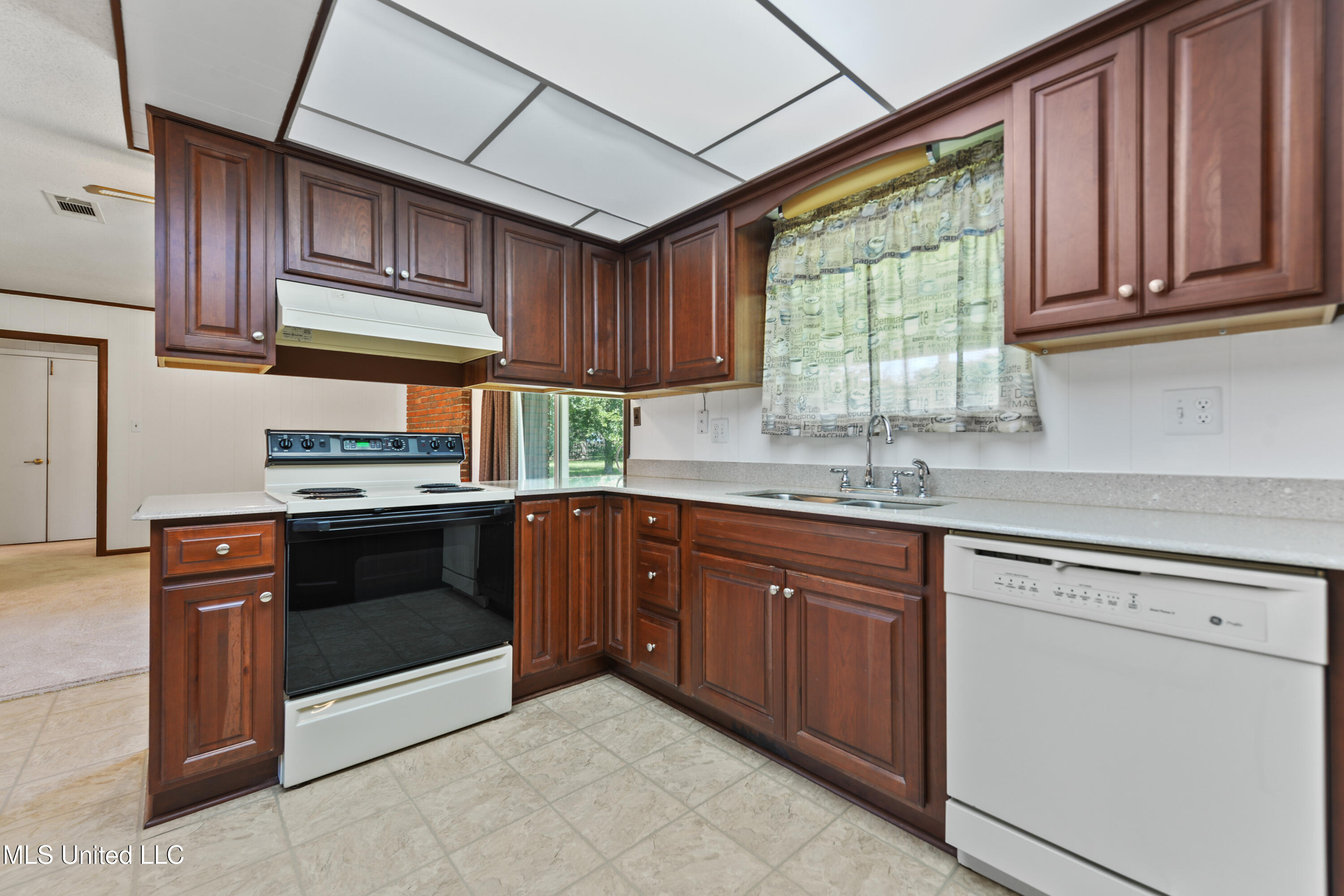2414 Sunkist Country Club Road Biloxi, MS 39532 - Photo 10 of 33 010