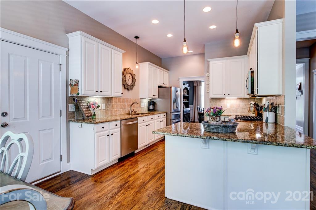 122 Sonnys Way Fort Mill, SC 29708 - Photo 14 of 39 Gallery Image 14