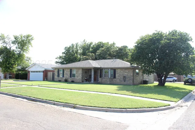 $219,500 | 1200 Morton Avenue, Dumas, TX 79029