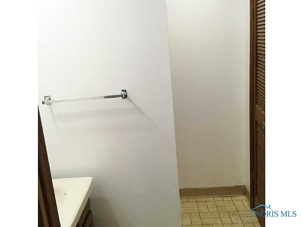 1820 East Benwick Road Toledo, OH 43613 - Photo 16 of 17 Gallery Image 16