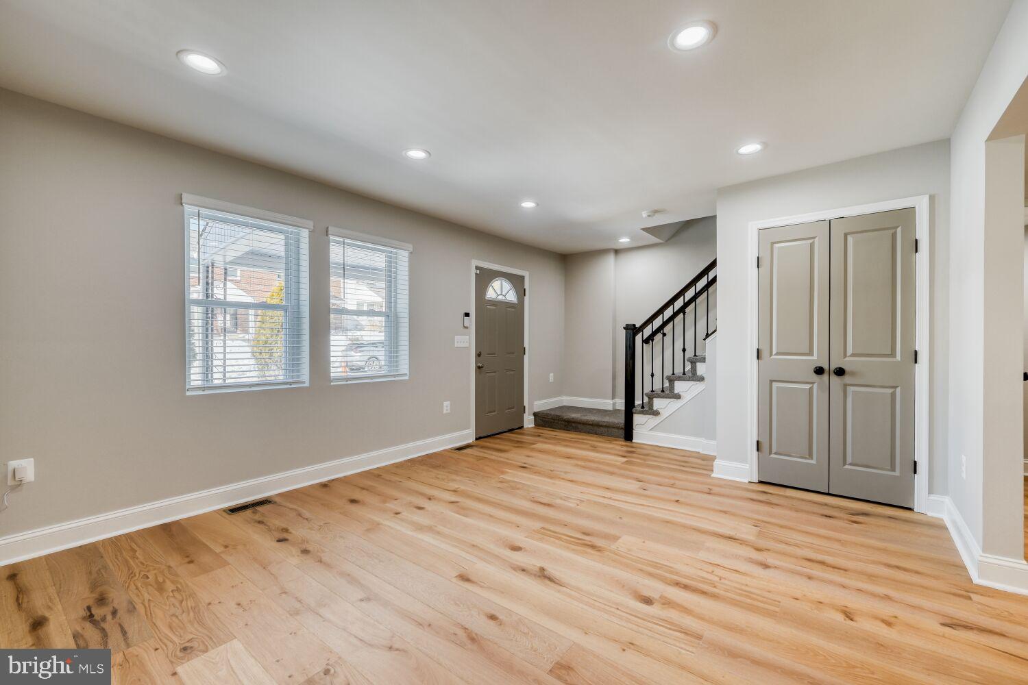 909 Allendale Street Baltimore, MD 21229 - Photo 4 of 19