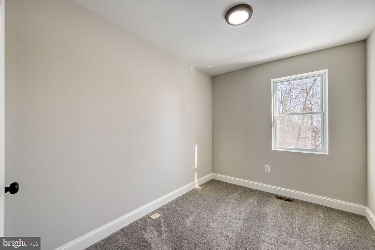 909 Allendale Street Baltimore, MD 21229 - Photo 10 of 19