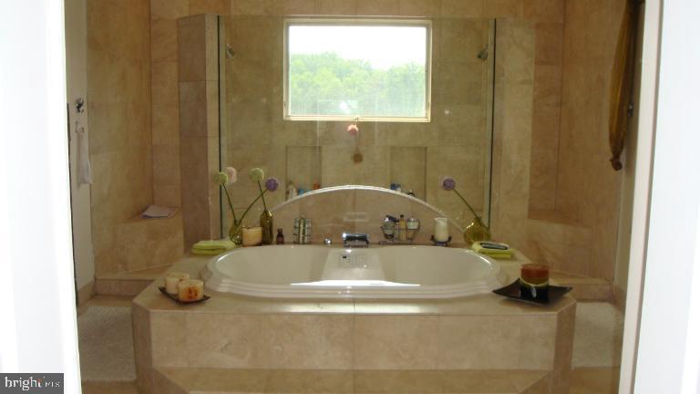 3227 Courtside Road Bowie, MD 20721 - Photo 22 of 30 Bath (Master)