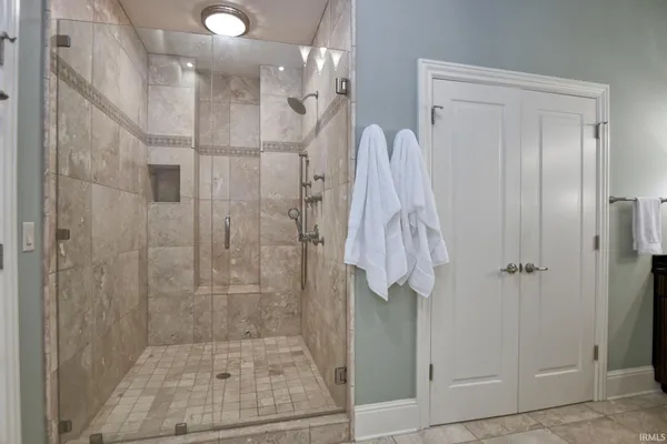 $483,700 | 300 Main Street, Unit 2C, Evansville, IN 47708