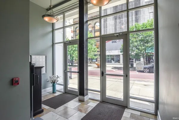 $483,700 | 300 Main Street, Unit 2C, Evansville, IN 47708