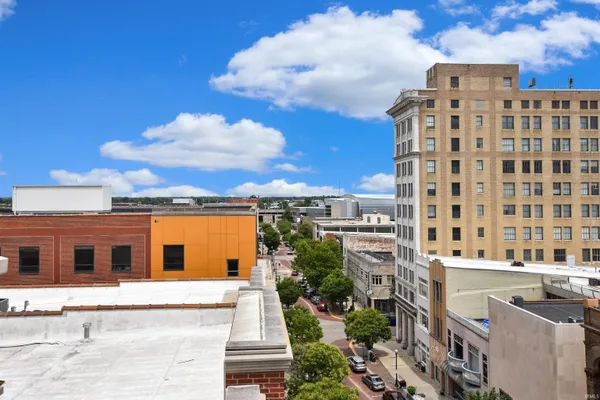 $483,700 | 300 Main Street, Unit 2C, Evansville, IN 47708