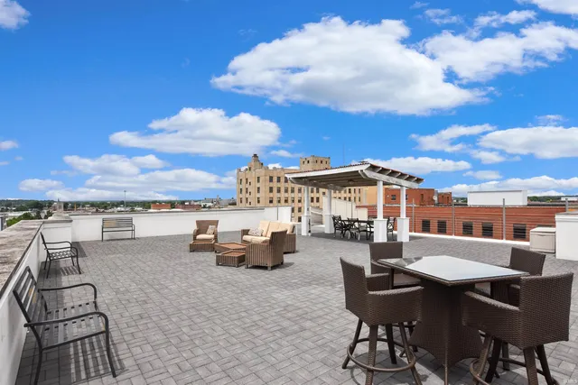 $483,700 | 300 Main Street, Unit 2C, Evansville, IN 47708