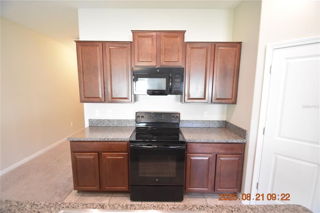 8436 Hunters Fork Loop Ruskin, FL 33573 - Photo 12 of 40 Gallery Image 12