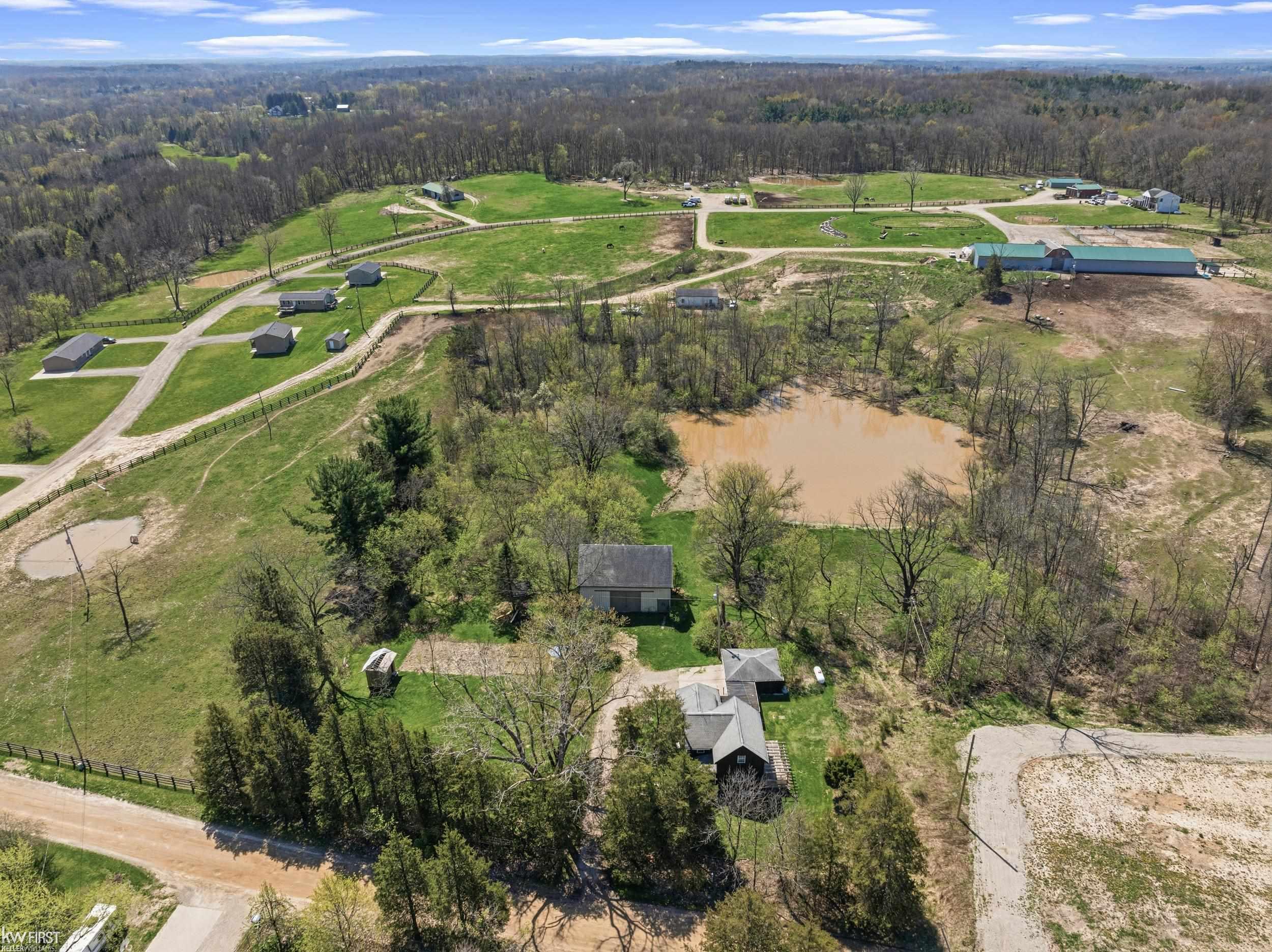 10238 Foley Road Fenton, MI 48430 - Photo 4 of 63