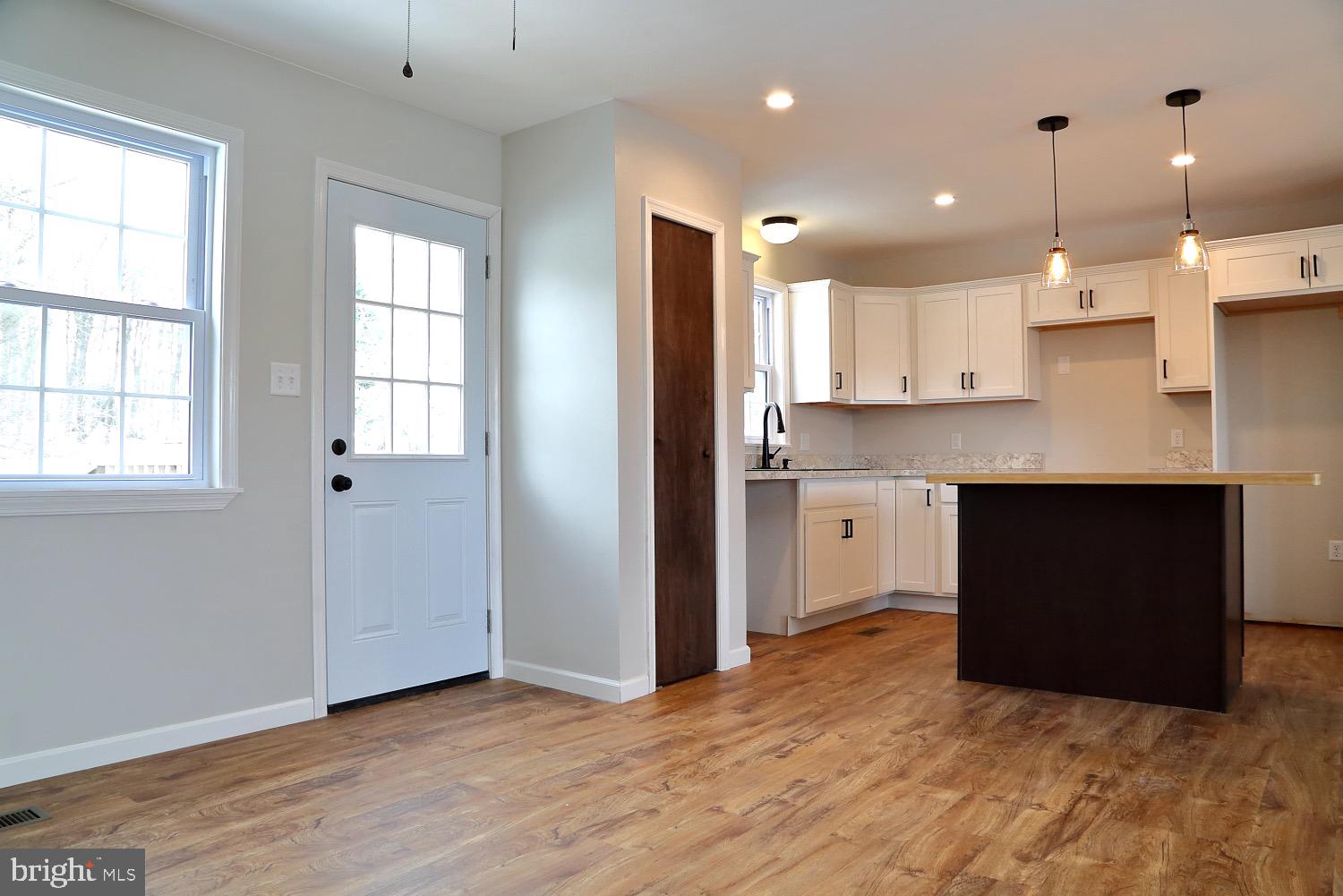 195 Kirks Mill Road Nottingham, PA 19362 - Photo 4 of 22 DR toward Kitchen