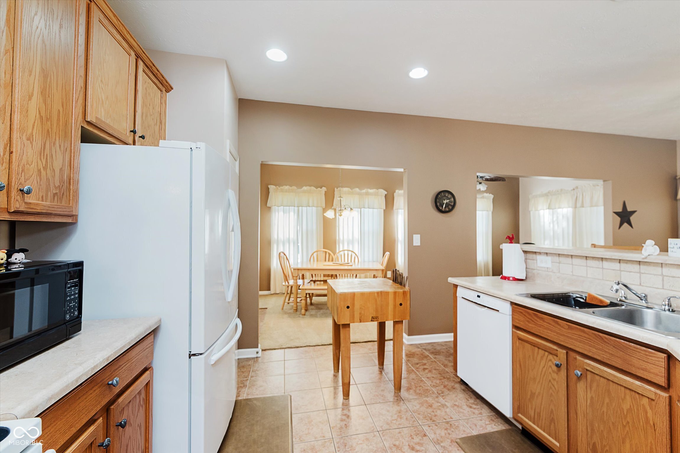 10535 Pine Valley Path Indianapolis, IN 46234 - Photo 11 of 27