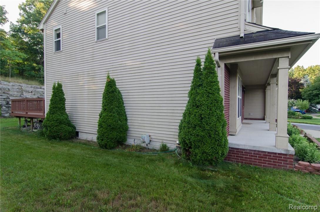 60 Ridge Field Court Oxford, MI 48371 - Photo 28 of 37 GRU_4779.jpg