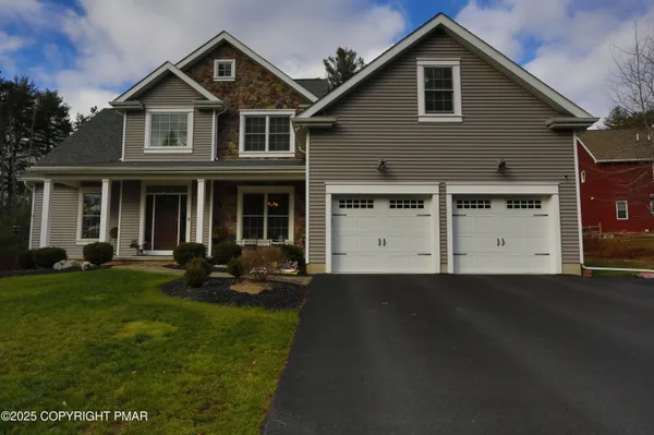 $515,000 | 223 Canterbury Circle, Blakeslee, PA 18610