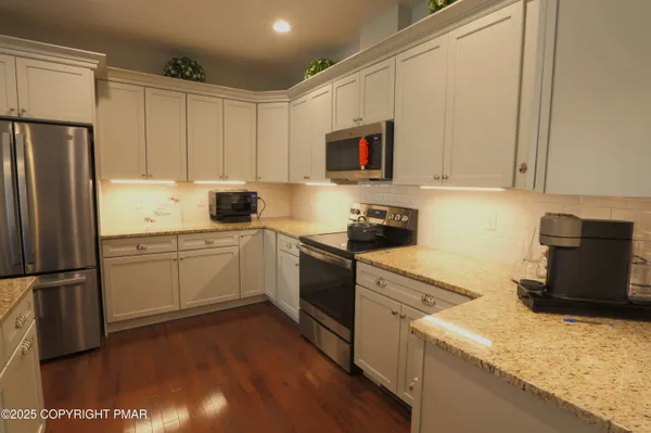 $505,000 | 223 Canterbury Circle, Blakeslee, PA 18610