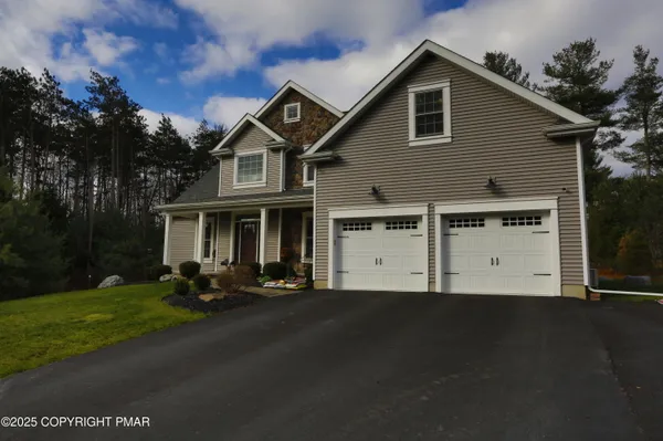 $505,000 | 223 Canterbury Circle, Blakeslee, PA 18610