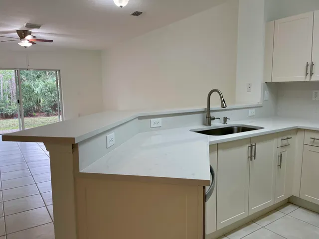 $290,000 | 5071 Southeast Mariner Garden Circle, Stuart, FL 34997