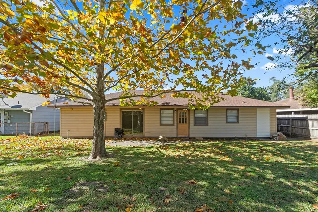 $1,995 | 821 Mark Street, Deer Park, TX 77536