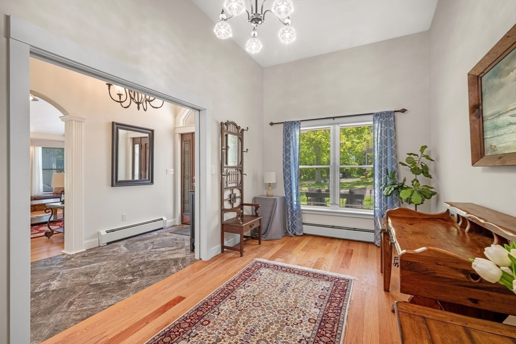 9 Oxford Road Gloucester, MA 01930 - Photo 4 of 41