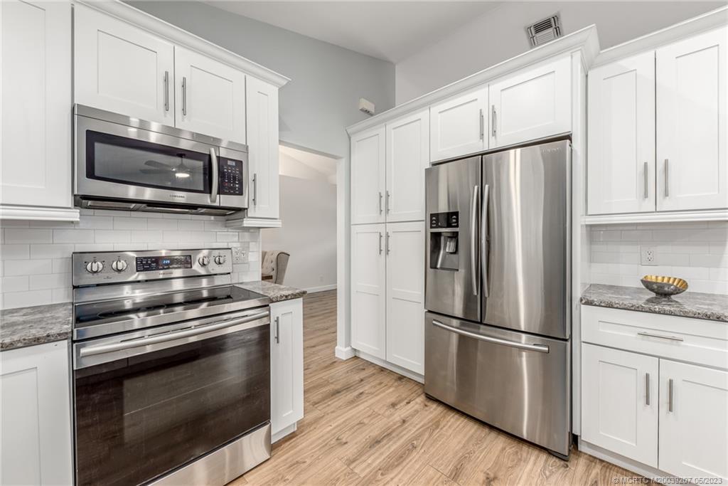13105 153rd Road North Jupiter, FL 33478 - Photo 15 of 29 Gallery Image 15