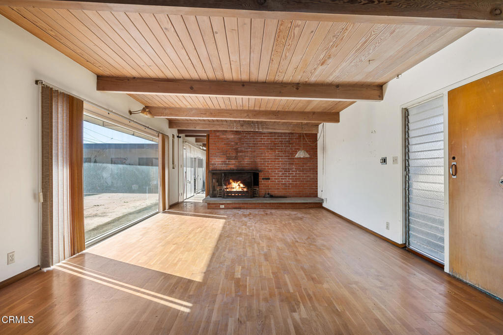 630 West Roderick Avenue Oxnard, CA 93030 - Photo 2 of 13